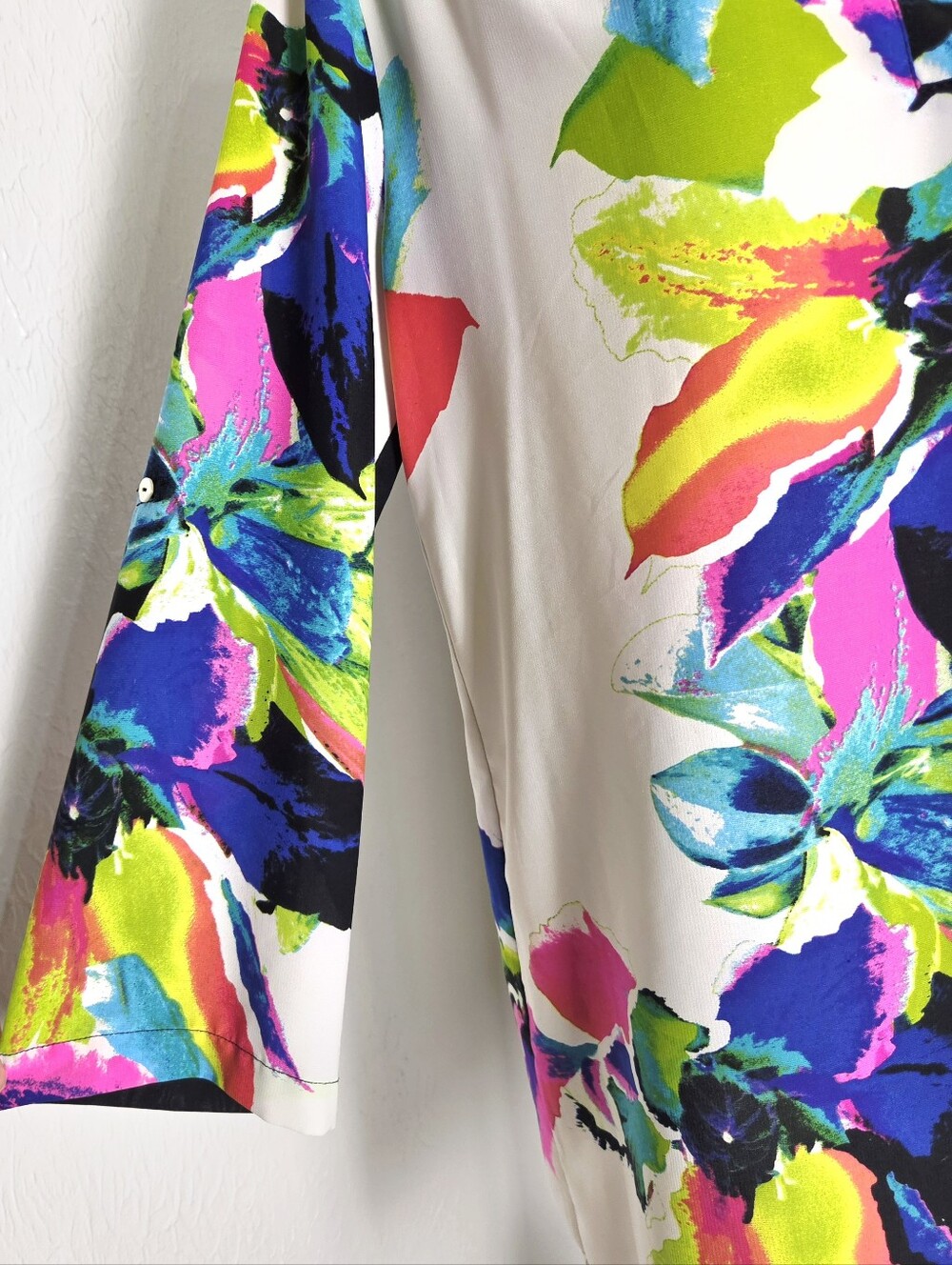 Joan Vass Multicolor Floral Split V-Neck Tunic with Roll-Tab Sleeves, Size Large - Picture 4 of 11